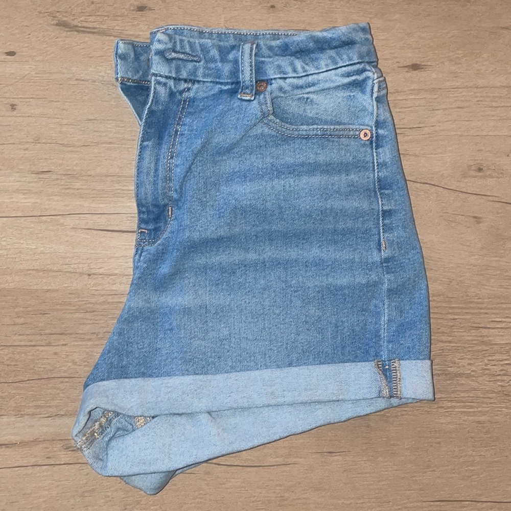 American Eagle Light Denim Shorts Size 10 - Stretch